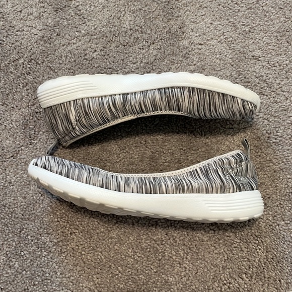 Sketchers memory foam ballet flat size 8 - Picture 10 of 11